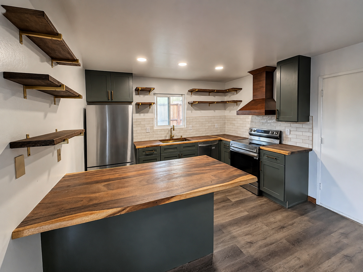 Completed kitchen remodel by IB Diniz Services
